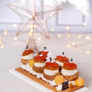 COMME DES BOULES DE NOËL, CHOUX NOUGAT CALISSON FRUITS ROUGES