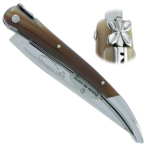 Couteau Laguiole en Aubrac L’Aubracien 1 Pièce 12 cm Pointe de Corne 1 Mitre Inox Brillant Mouche Fleur de l’Aubrac