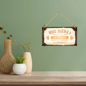 Pancarte : Une bière voilà la réponse mais je ne me rappelle plus de la question