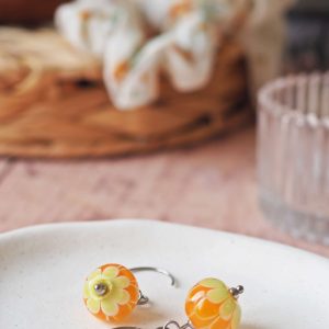 Boucles d’Oreilles LOTUS – Perle en verre filé –  Orange & Vert